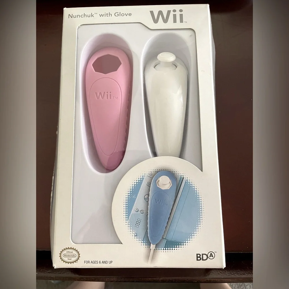 NEW IN BOX (please read description!) - Wii Nunchuk with pink glove